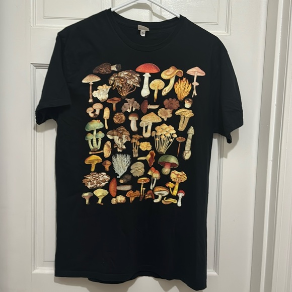 NWOT Contemporary Mushroom Fungi T-shirt Size unisex L - Picture 1 of 4